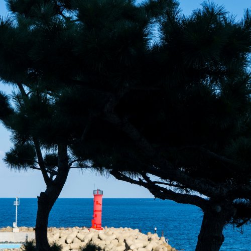 Вид на маяк в Пхохане