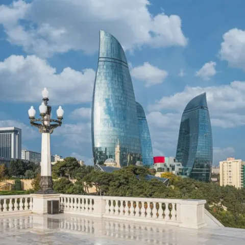 Открой для себя Баку