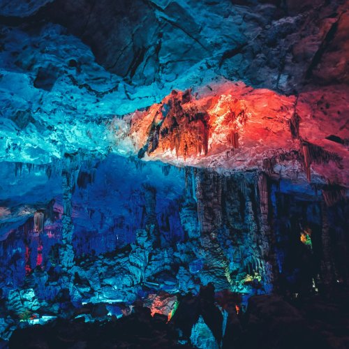 Пещера Рудого флейтового камня (Reed Flute Cave, Лудиянь) — Гуйлинь