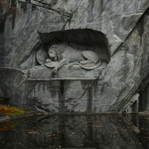 Фотография Львиный памятник (Лев Люцернский)