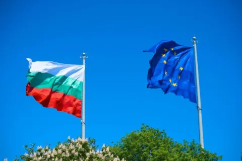 Виза в Болгарию для жителей Санкт‑Петербурга в 2026: подача через Москву и биометрия — пошагово