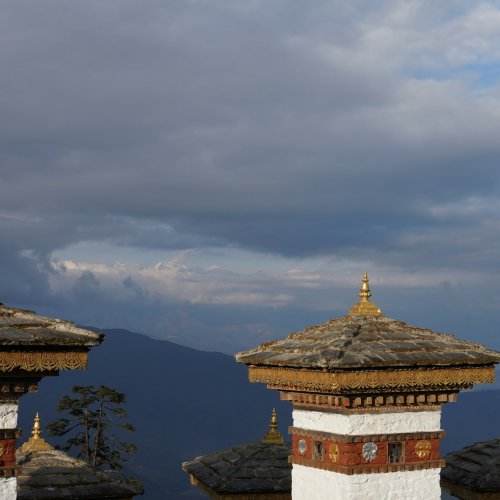 Ступы перевала Дочула, Бутан · Фото: Pema Gyamtsho / Unsplash