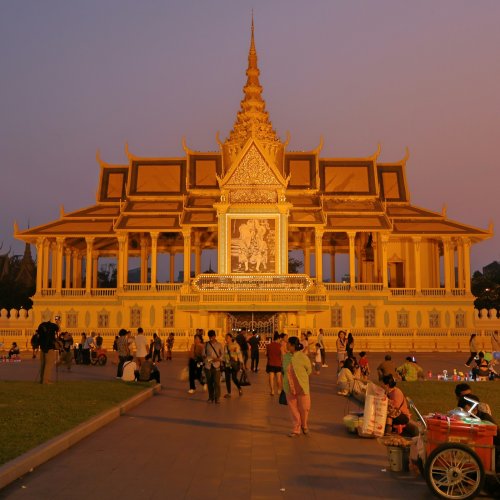Королевский дворец в Пномпене, Камбоджа · Фото: waa towaw / Unsplash