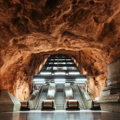 Эскалаторы на одной из станций метро