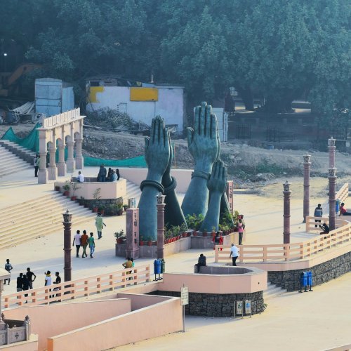 Гхаты Варанаси на берегу Ганги